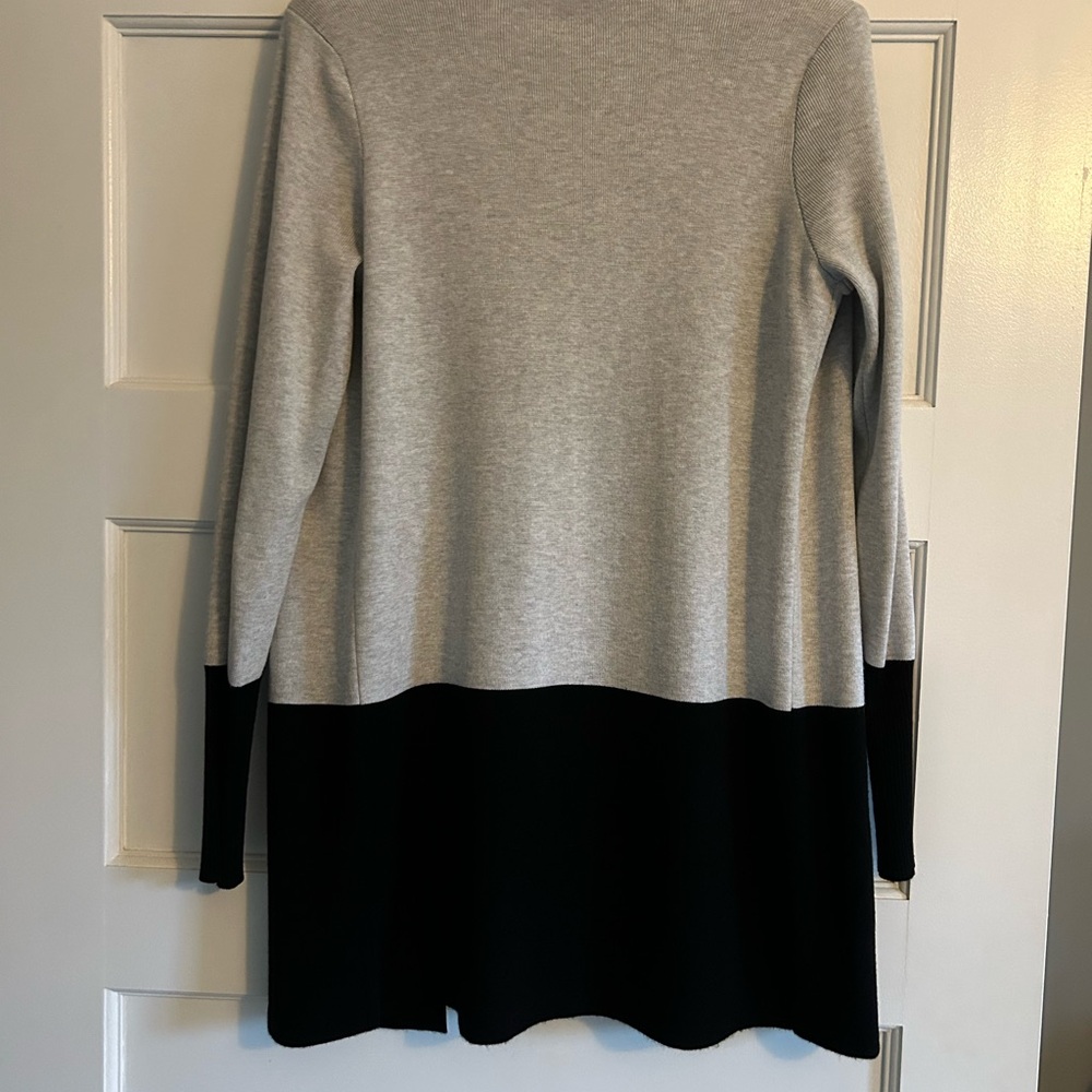 Gray and Black Women's Cardigan - Picture 4 of 4